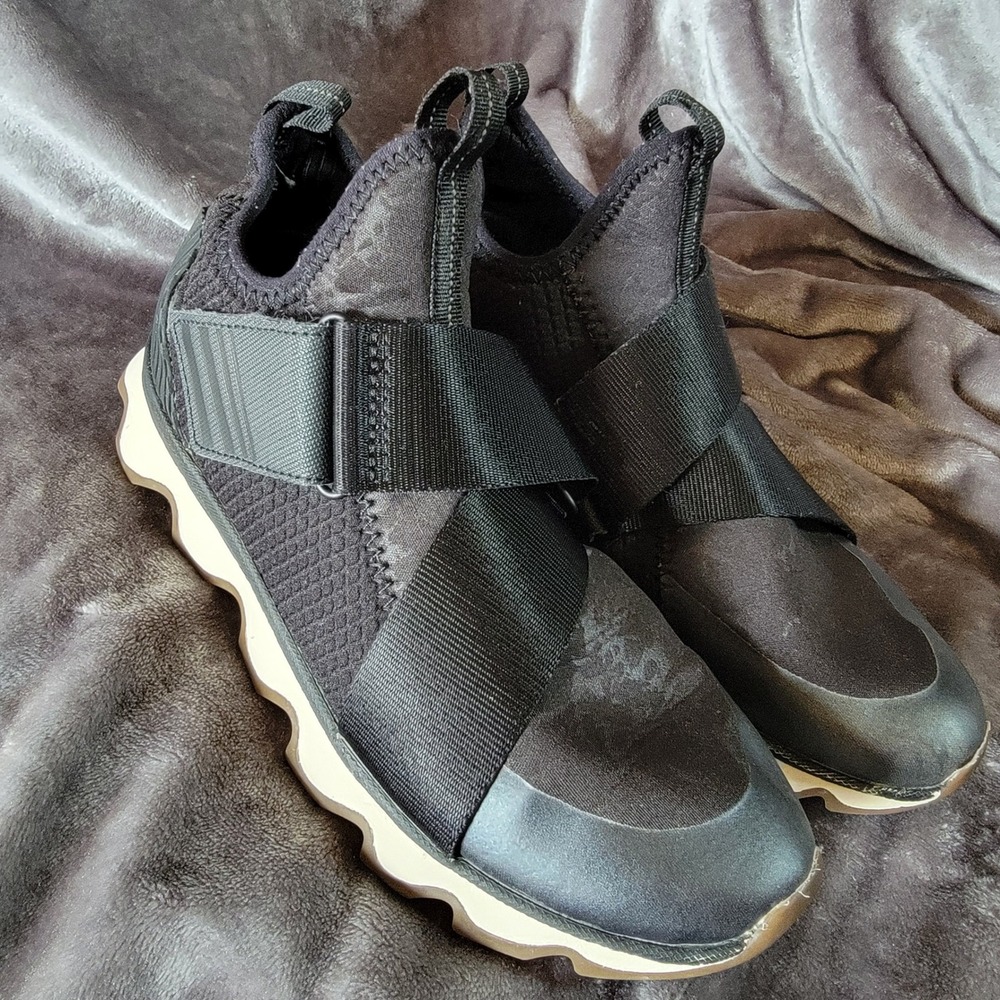 Sorel Kinetic Sneak Sneakers Womens 7 Black Good Slip On Scalloped Sole NL3374